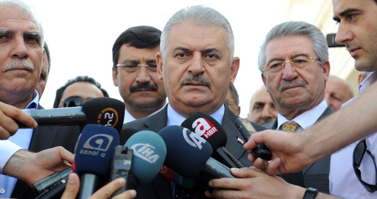 Başbakan Yıldırım: Diyarbakır'daki Saldırıda 2'si Polis 8 Kişi Şehit Oldu