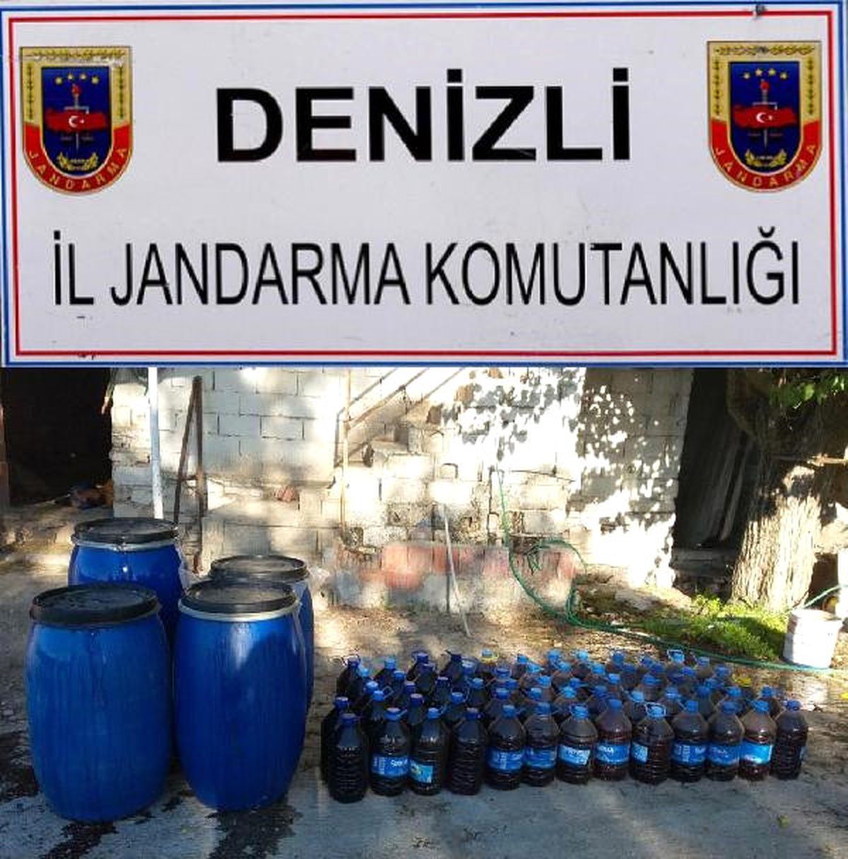 Bekilli\'de 735 Litre Kaçak Şarap Ele Geçirildi