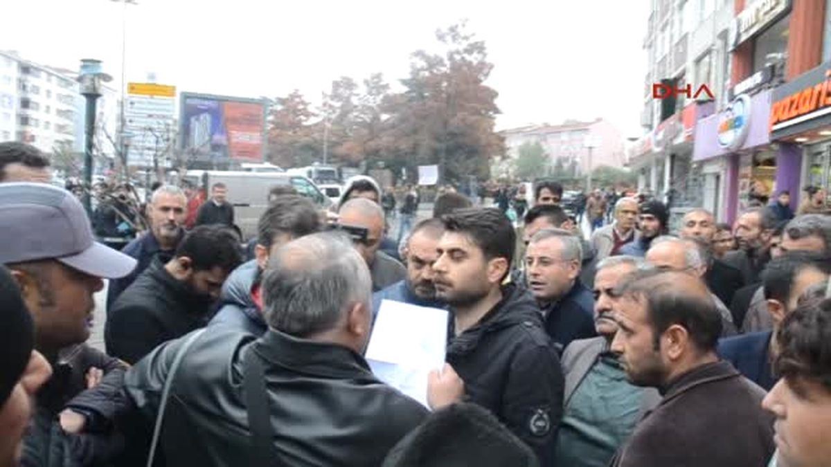 Çorlu\'da Hdp\'lilerin Protestosuna Polis Müdahale Etti: 13 Gözaltı