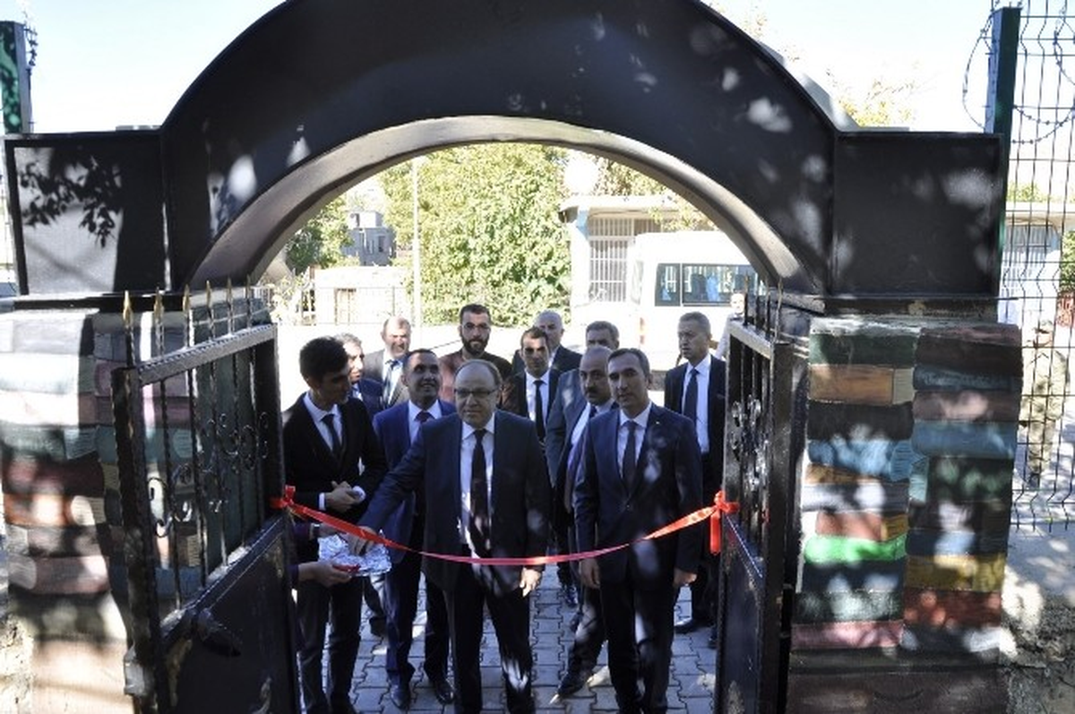 Eruh\'ta Halk Kütüphanesi Açıldı