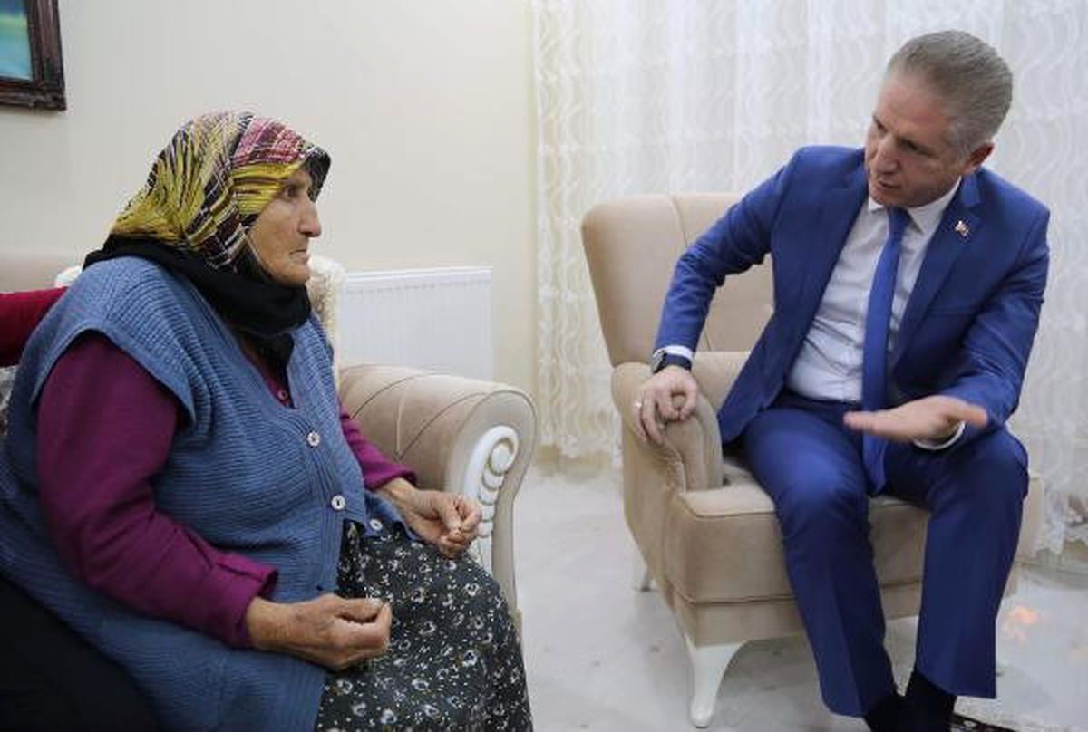Evinin Kapısı 5 Metrelik Çukara Açılıyor (2)