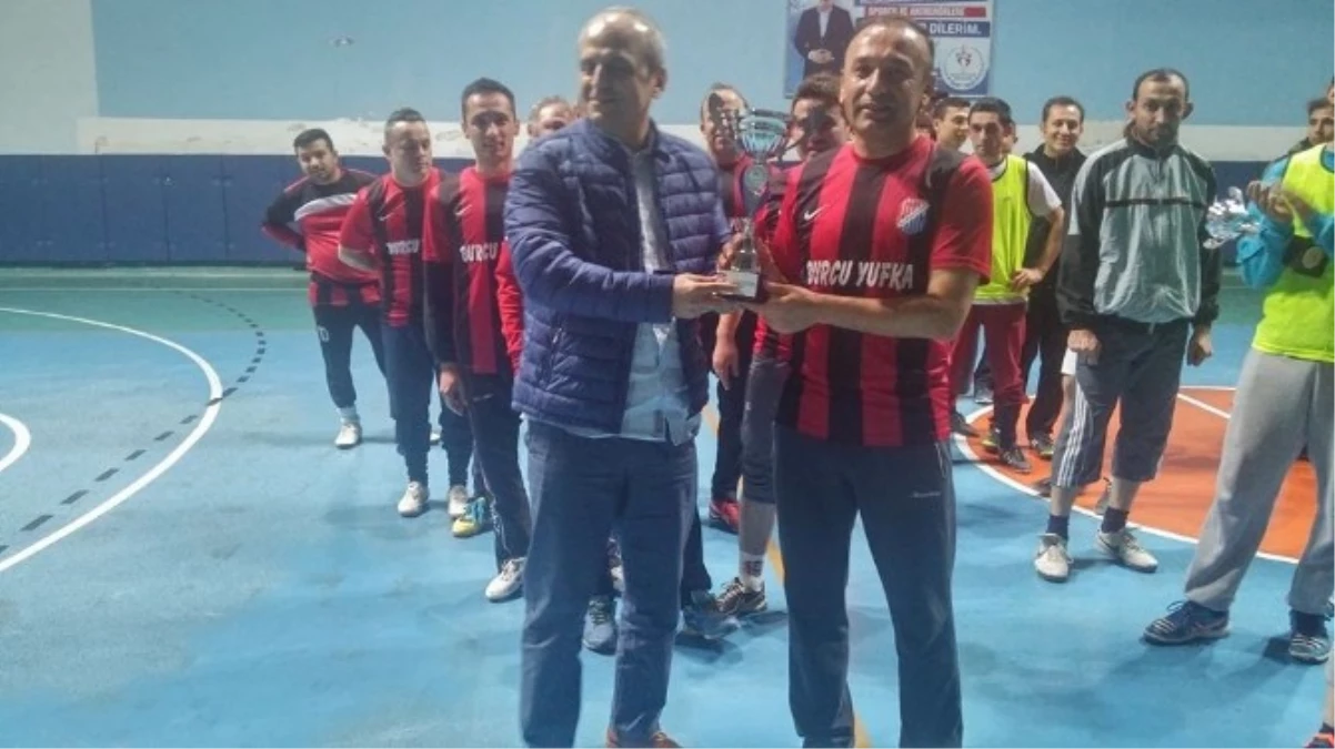 Futsal Turnuvasında Tosya Belediyespor Şampiyon Oldu
