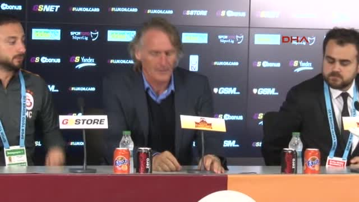 Galatasaray Teknik Direktörü Riekerink Savunma Hatalarımızla Goller Yedik