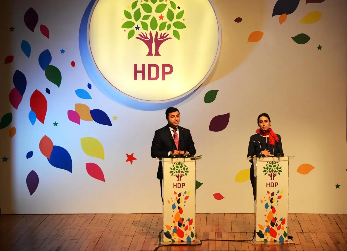 Hdp Eş Genel Başkanları Demirtaş ve Yüksekdağ Gözaltına Alındı (3)