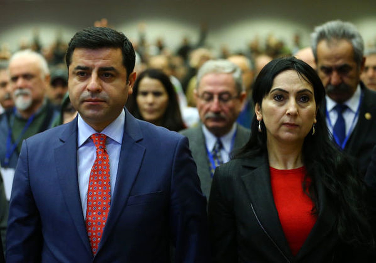 Hdp Eş Genel Başkanları Demirtaş ve Yüksekdağ Gözaltına Alındı (2)