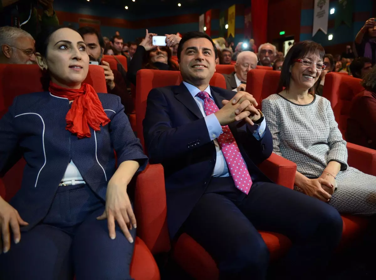 Hdp Eş Genel Başkanları Demirtaş ve Yüksekdağ Gözaltına Alındı (4)