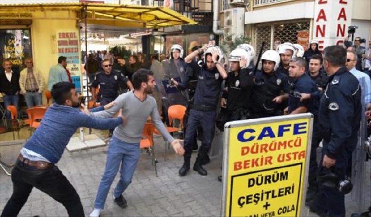 Hdp Gözaltılarını Protesto Eden Gruba Polis Müdahalesi (2)