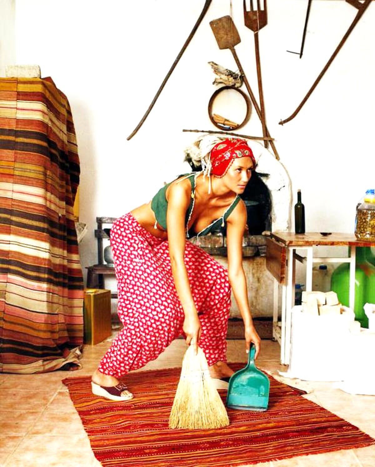 Köylü Kızı Olan Kazakistanlı Güzel Nefes Kesti