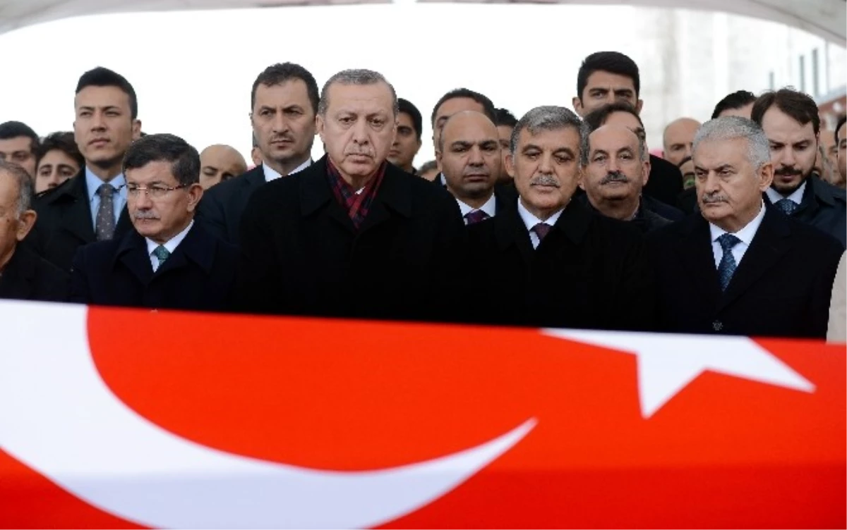 Korkut Özal Son Yolculuğuna Uğurlandı! Erdoğan, Davutoğlu ve Gül Yan Yana Saf Tuttu