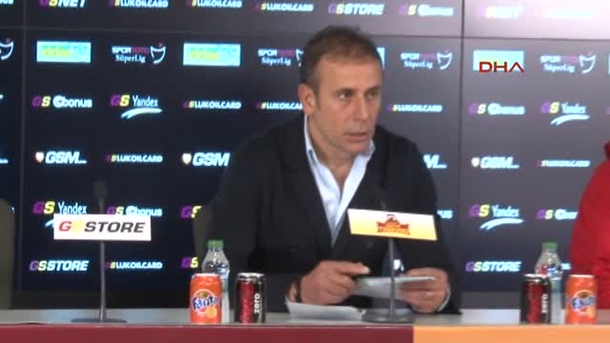 Medipol Başakşehir Teknik Direktörü Avcı Galatasaray\'ın Solunu Durdurduk -1