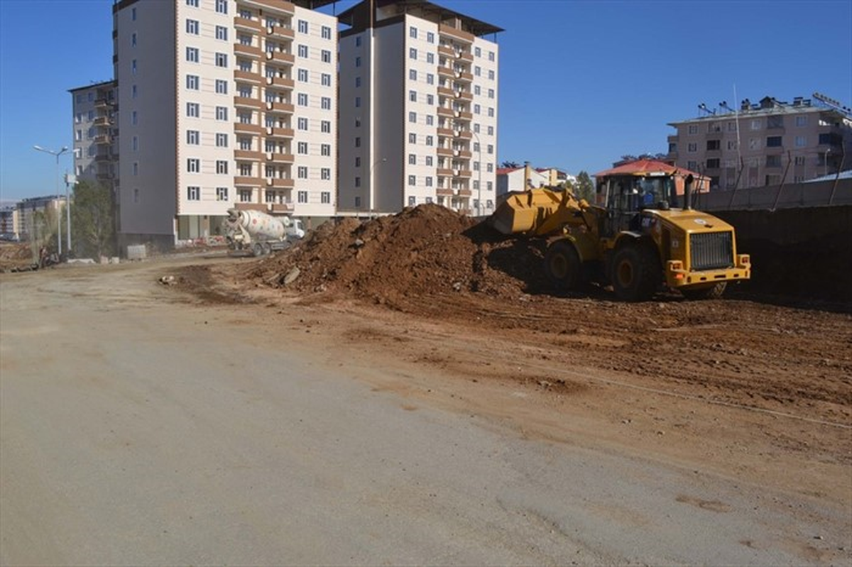 Muş Belediyesinin Yol Genişletme Çalışması Sürüyor