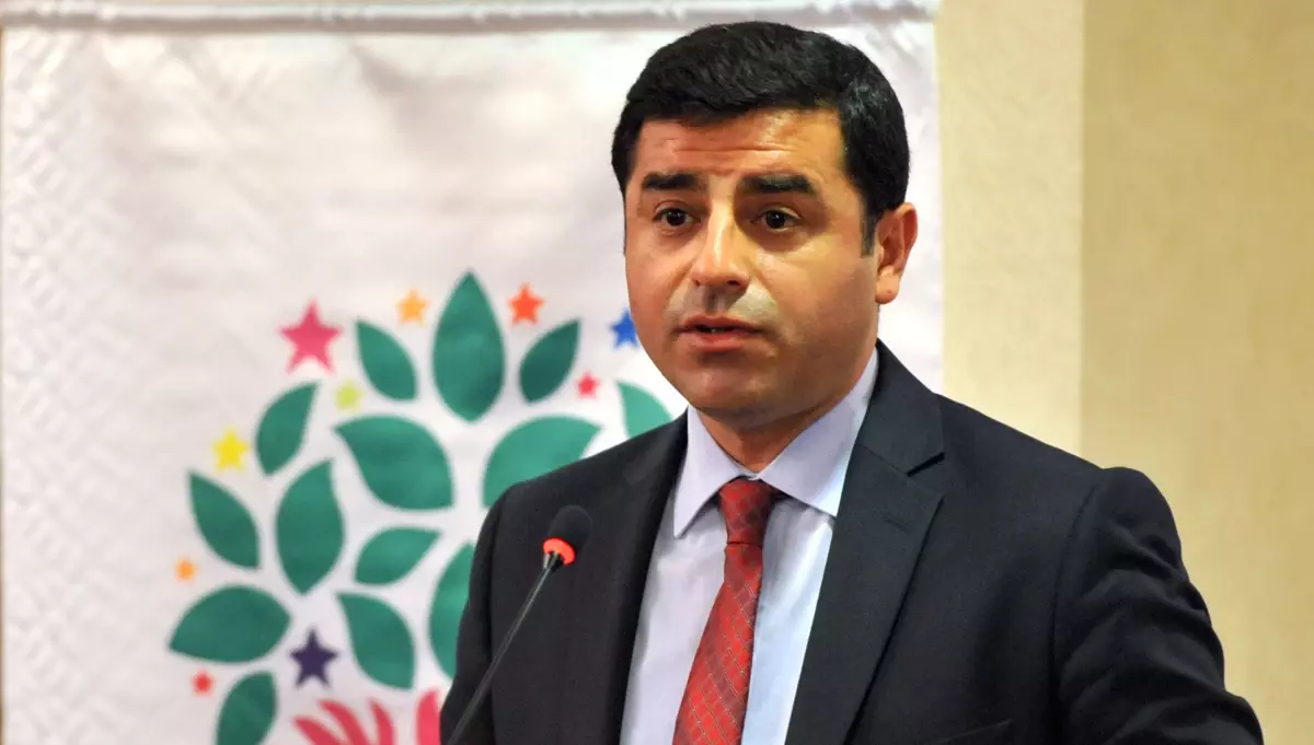 Terör Soruşturması Kapsamında Gece Diyarbakır\'daki Evinde Gözaltına Alınan Hdp Eş Genel Başkanı...