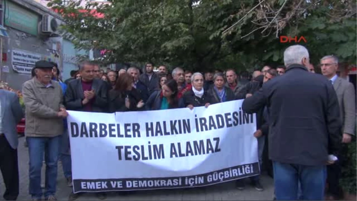 Tunceli\'de Hdp\'li Milletvekillerinin Gözaltına Alınıp Tutuklanması Protesto Edildi