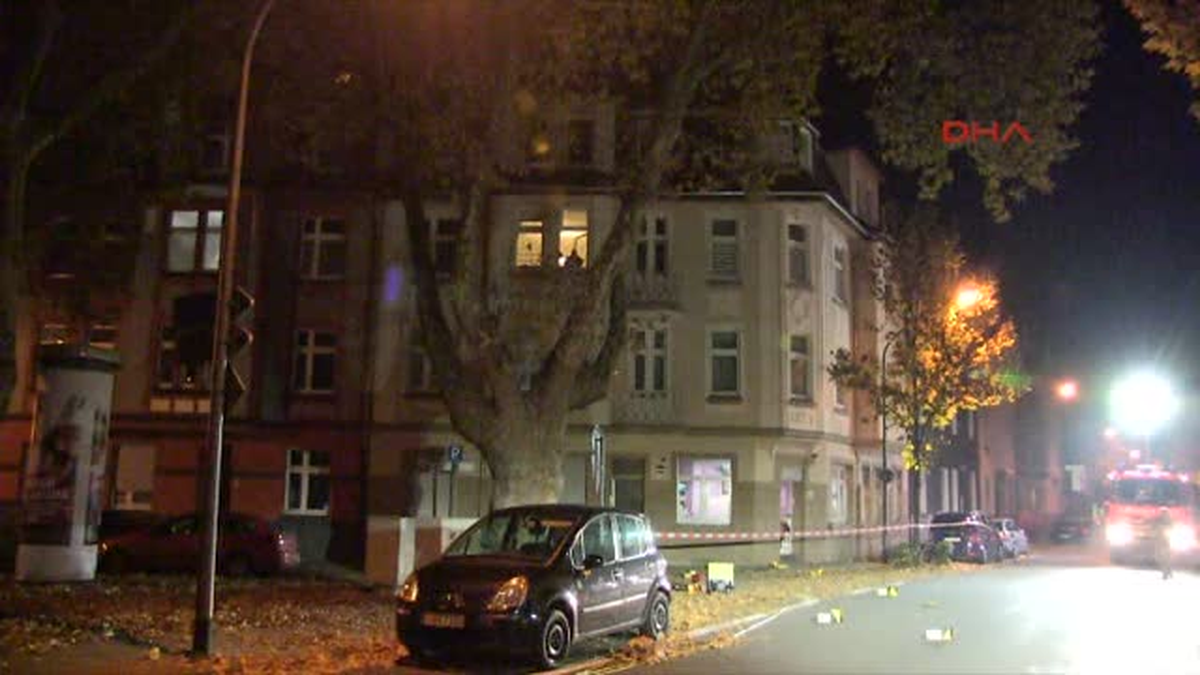 Almanya'da Bir Türk'e Ait Binaya Molotoflu Saldırı