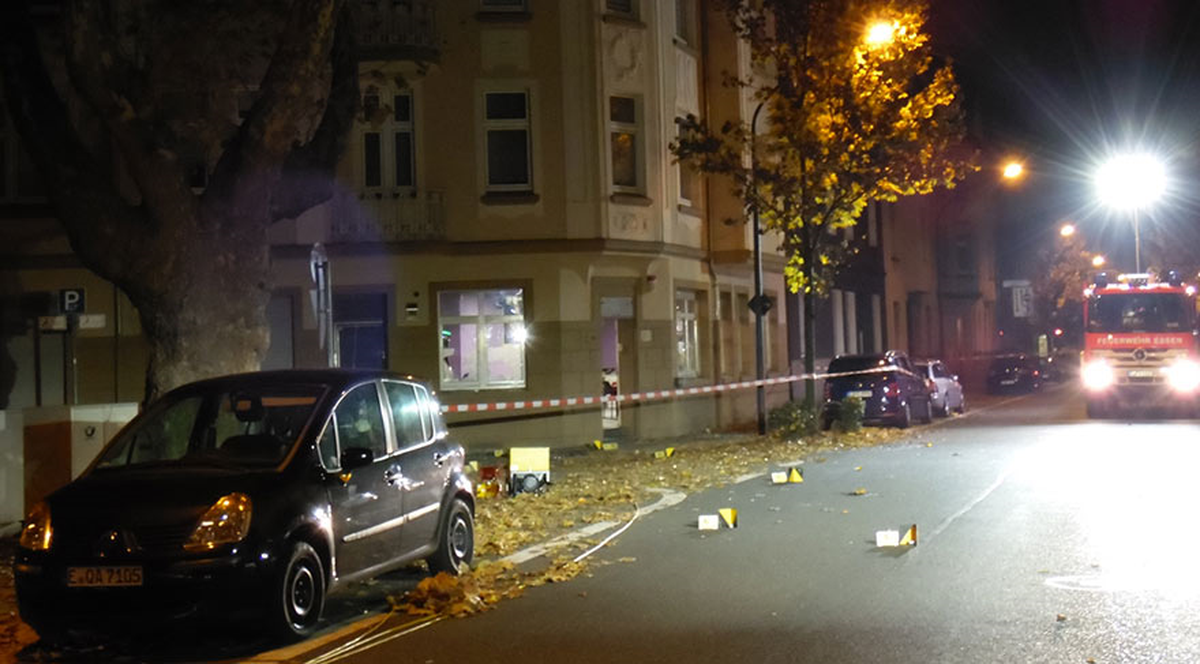 Almanya\'da Bir Türk\'e Ait Binaya Molotoflu Saldırı