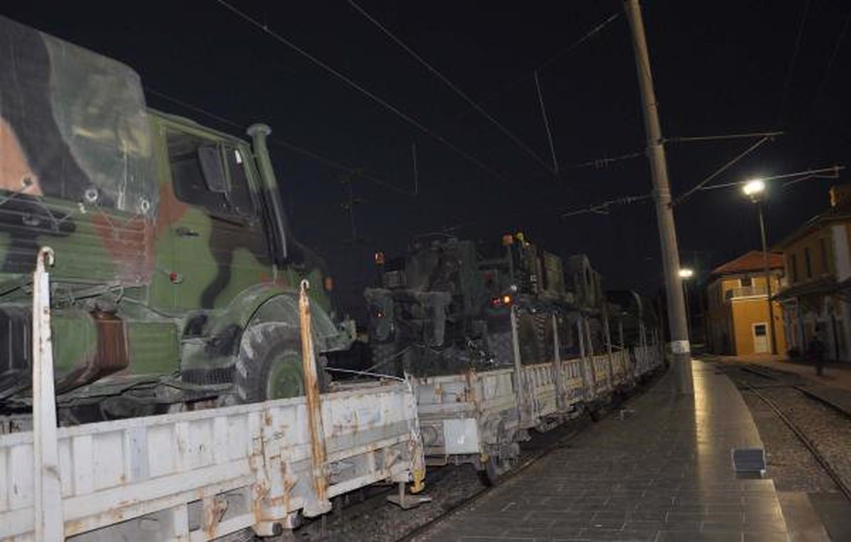 Ankara'dan Suriye Sınırına Askeri Sevkiyat