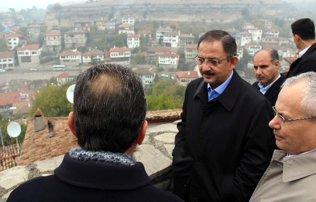 Bakan Özhaseki: "Kandilin Emrine Girip Onların Sözcülüğüne Soyunursanız Bunun Sonu Yok"