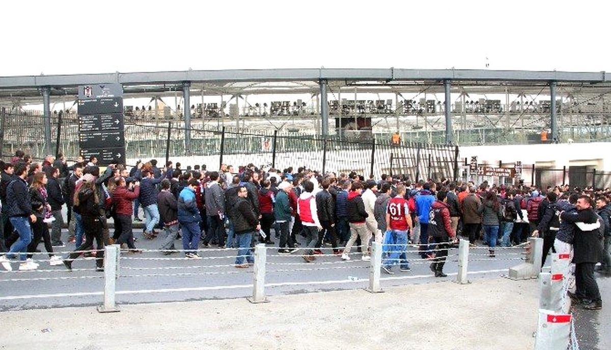 Beşiktaş ve Trabzonspor Vodafone Arena\'ya Geldi