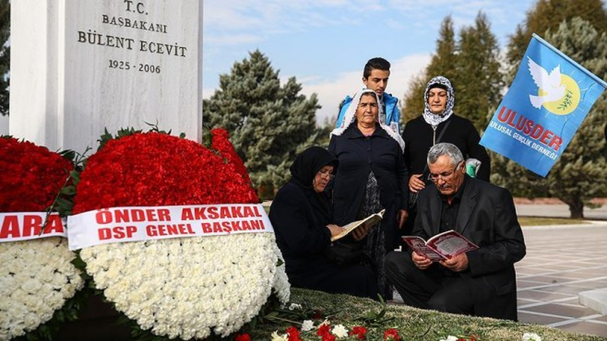 Bülent Ecevit Vefatının 10\'uncu Yılında Anıldı