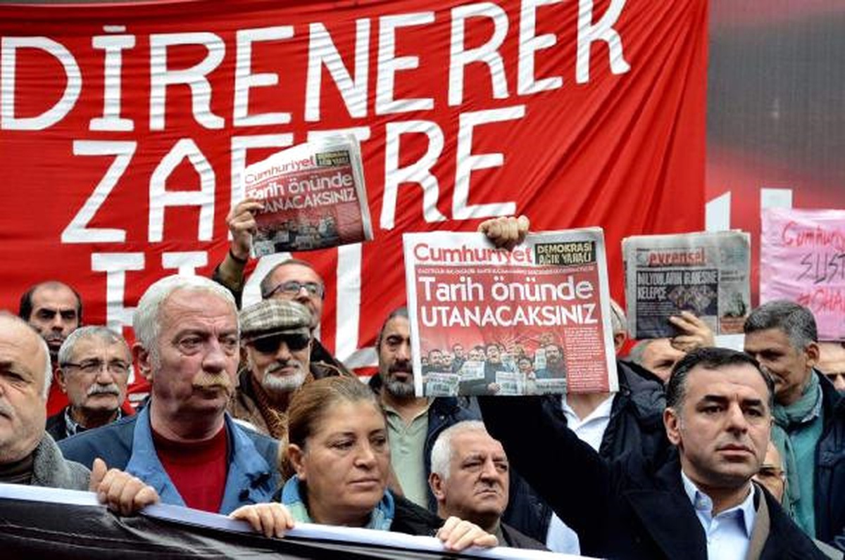 CHP İstanbul Milletvekillerinden Cumhuriyet\'e Ziyaret