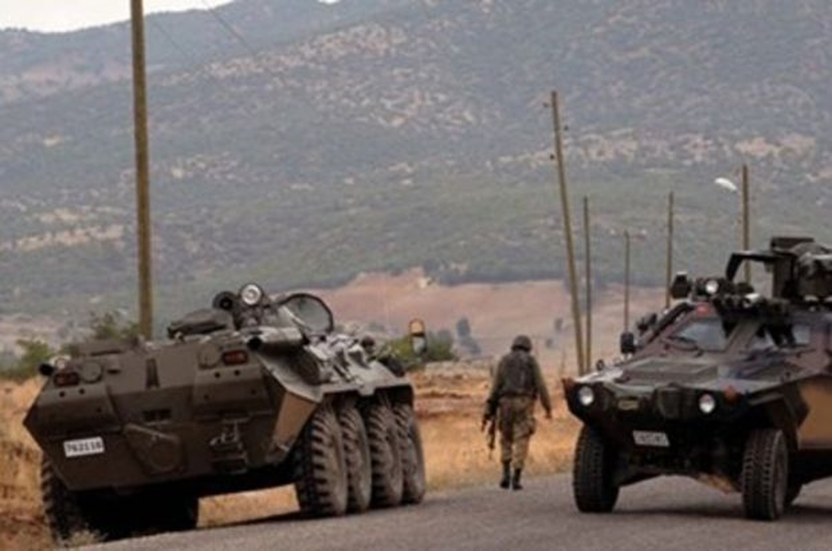 Dha Yurt - Mardin Derik\'te Polis Aracının Geçişi Sırasında Patlama: 3 Polis Yaralı
