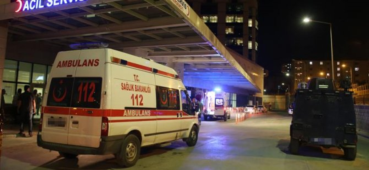 Dha Yurt - Şırnak Belediyesinde Patlama: 1 Yaralı