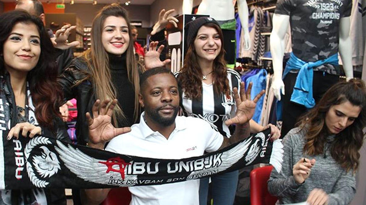 Eski Futbolcu Nouma Hayranlarıyla Buluştu
