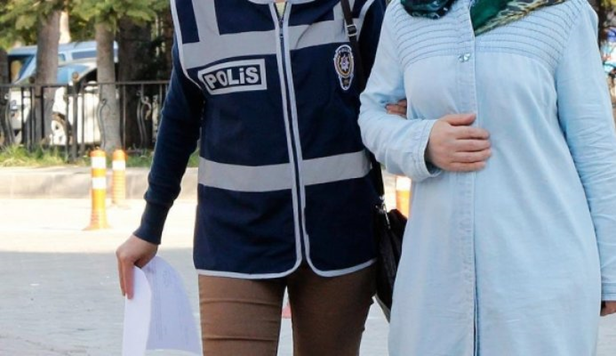 Fetö Operasyonunda 8 İlde 18 Kadın Gözaltına Alındı