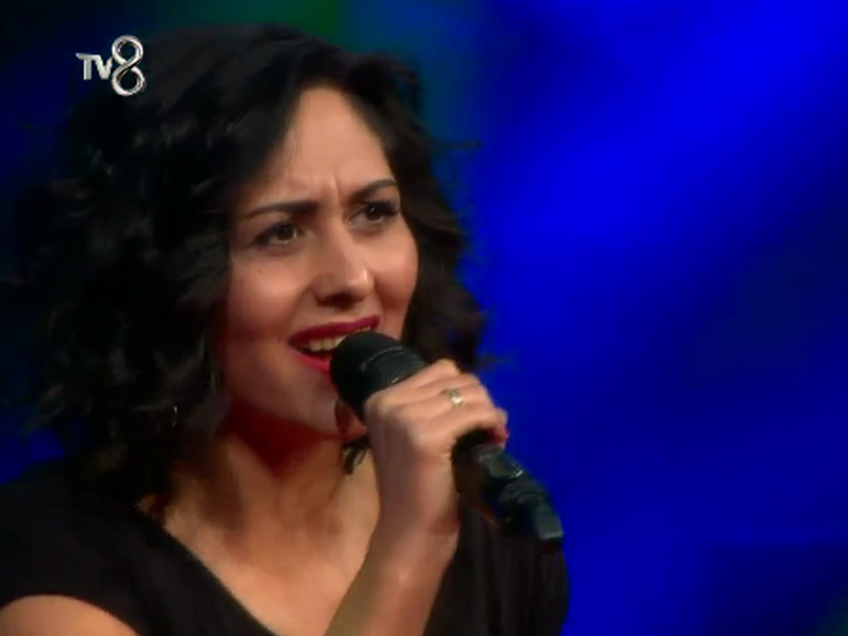 Feyza Erduran \'Yalnız\'