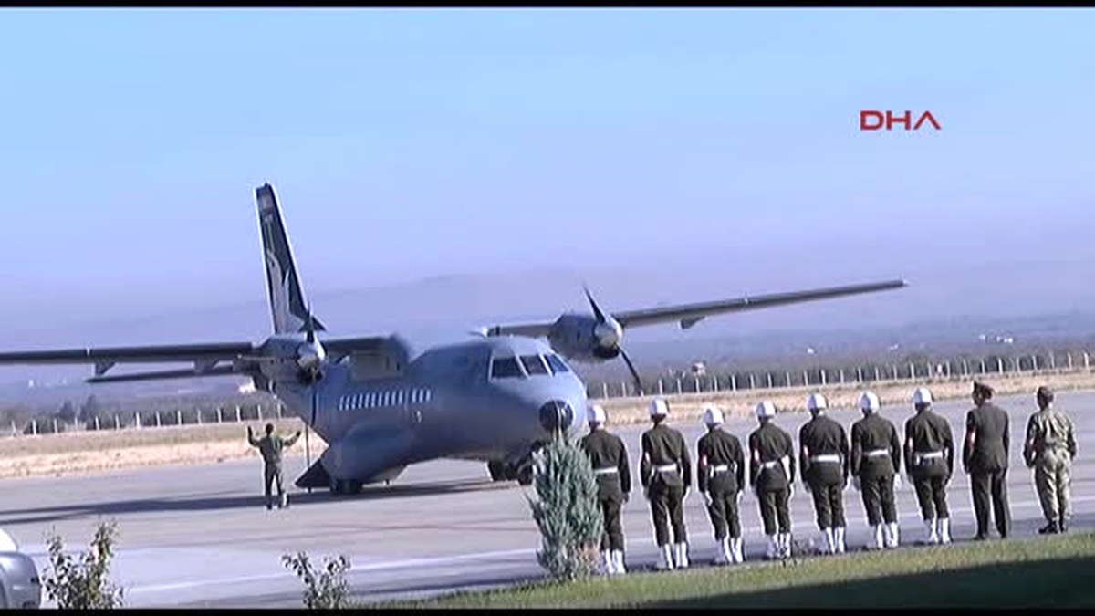 Gaziantep Fırat Kalkanı\'nda Şehit Olan Yüzbaşının Cenazesi, Ankara\'ya Gönderildi