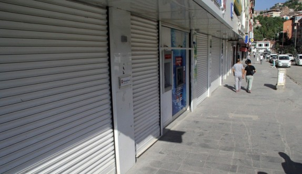 Hakkari'de İş Yerlerinin Toplu Kapatılması Yasaklandı