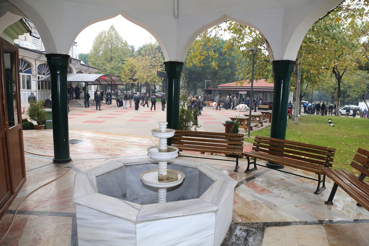 İbadethaneler Yaşam Alanına Dönüşüyor
