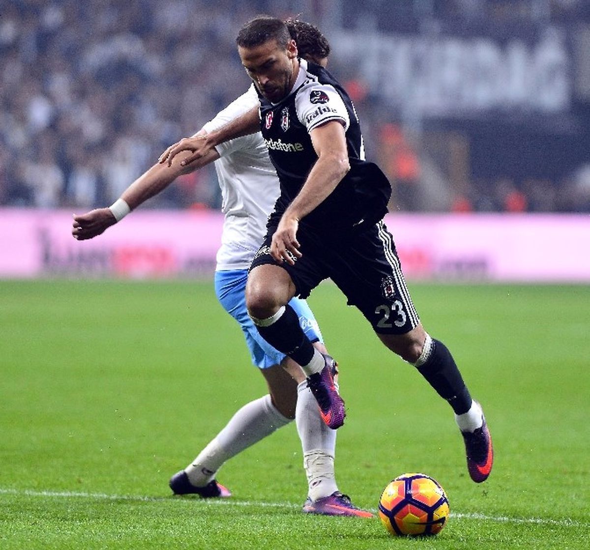Kartal Arena\'da Uçtu