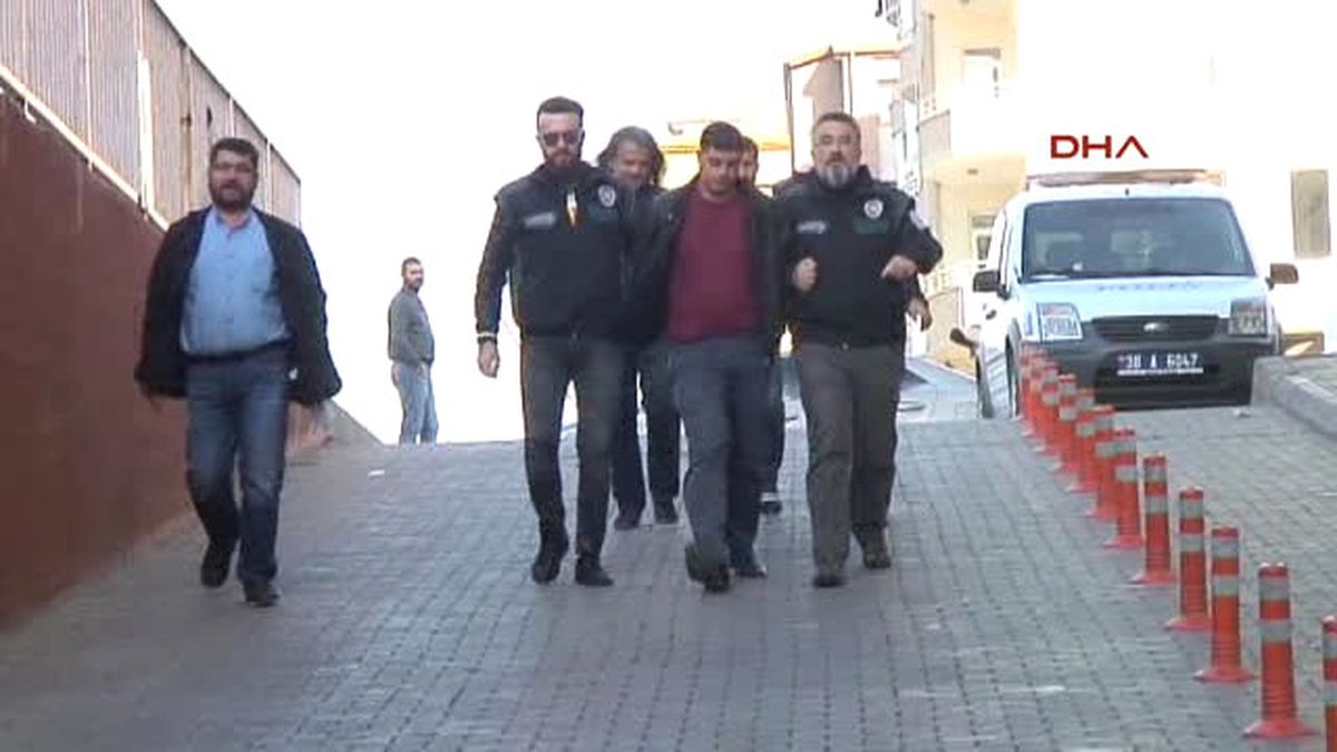 Kayseri Işyerlerinde Bonzai Satan Iki Kişi Gözaltına Alındı
