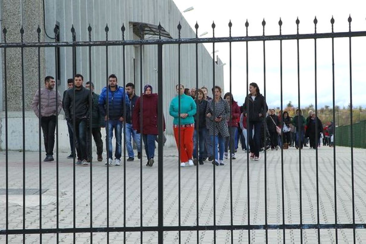 Kırklareli\'ndeki Maaşlarını Alamayan Tekstil İşçilerinin İşten Çıkarılması