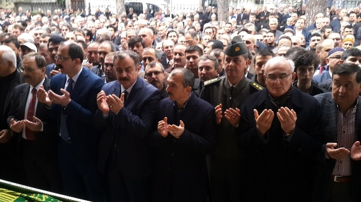 Milletvekili Kırcalı\'nın Kazada Ölen Babası Toprağa Verildi