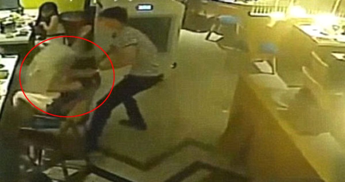 Müşterinin Başından Aşağı Kaynar Su Döken Garsona 22 Yıl Ceza Verildi