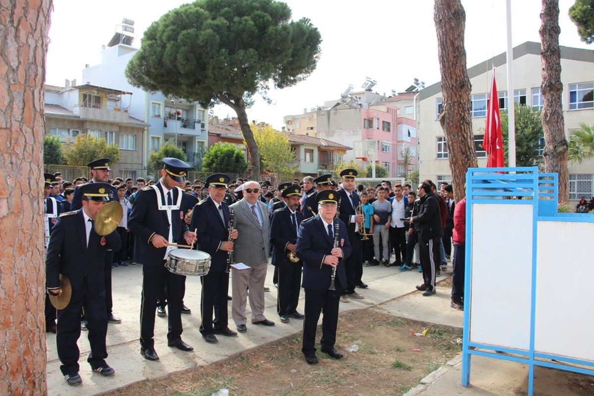 Ödemiş Belediye Bandosu okullarda