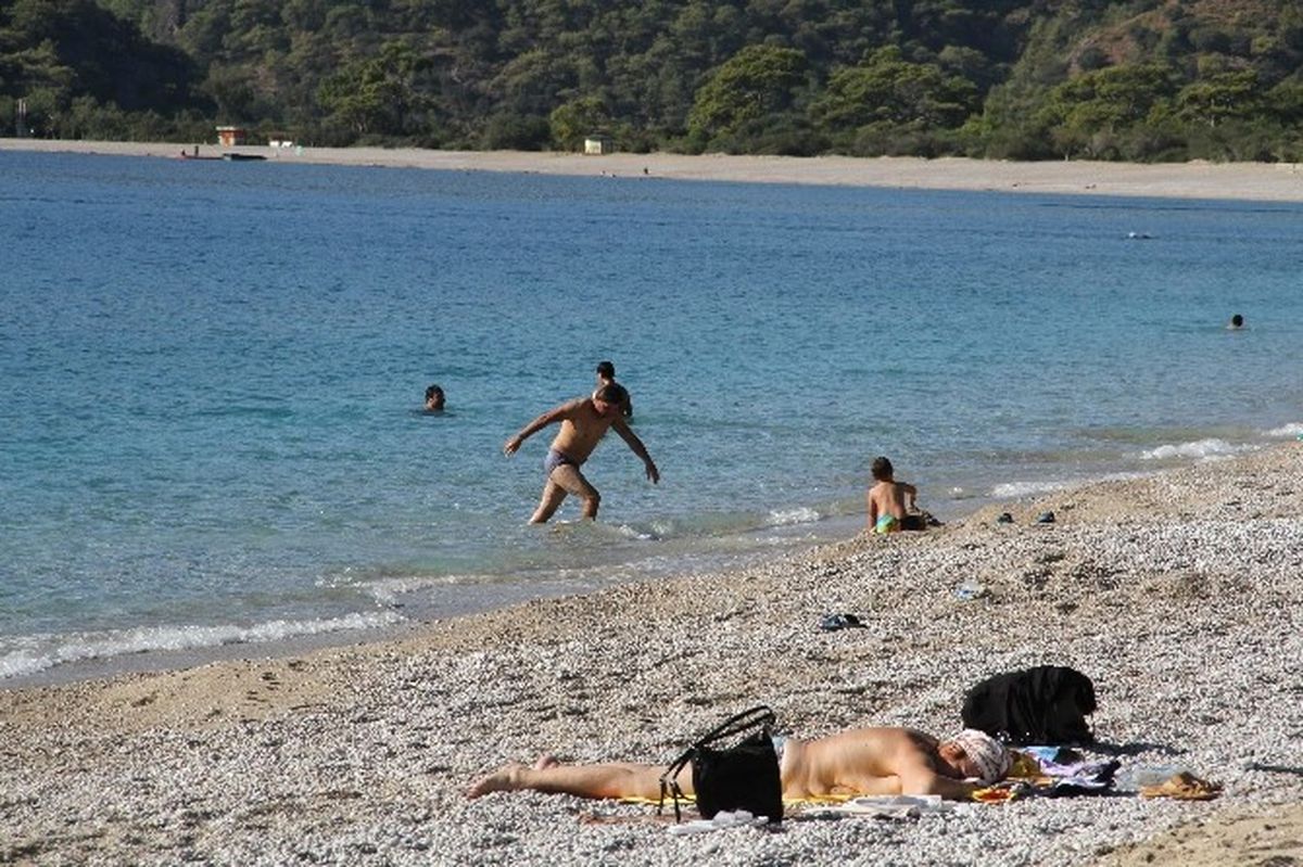 Ölüdeniz\'de Kasım Ayında Deniz Keyfi