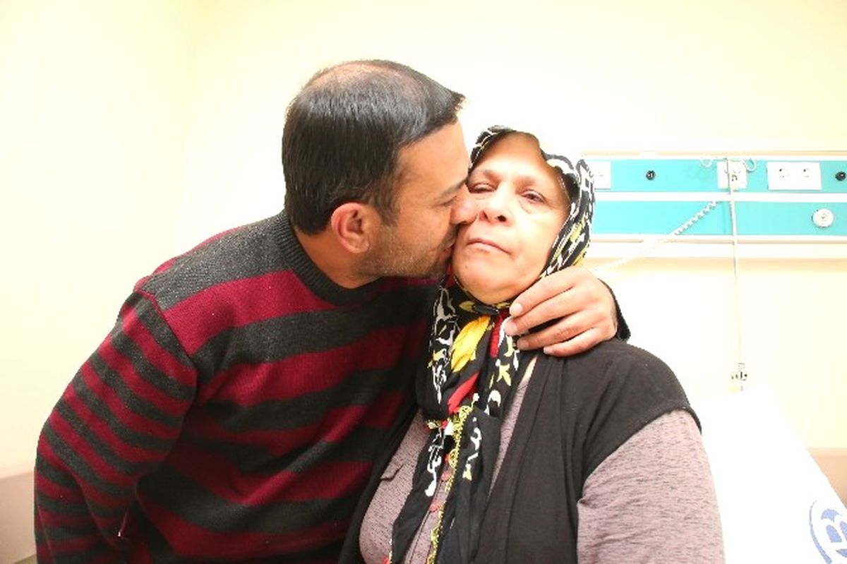 Böbreğini Gözünü Kırpmadan Oğluna Bağışladı