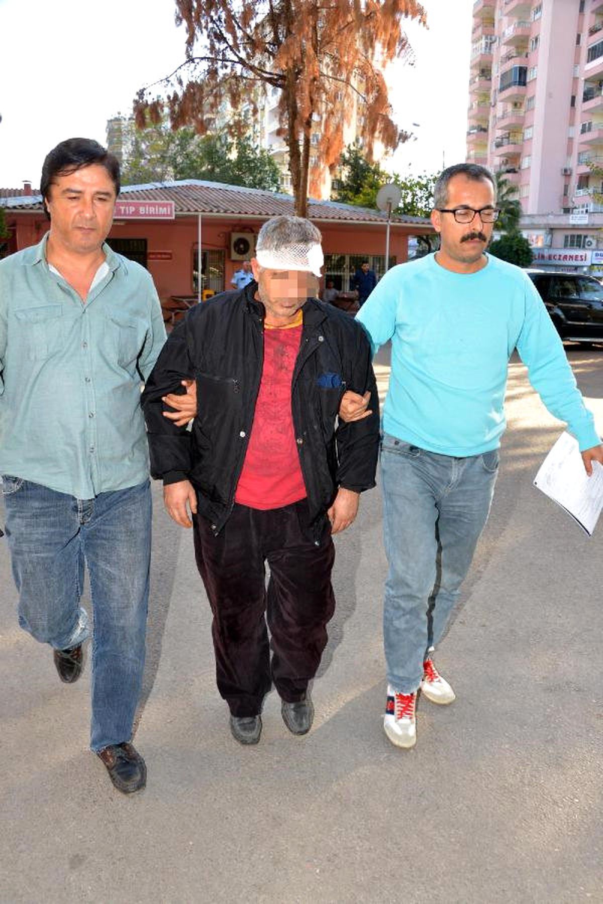 Polis, İstismarcıyı Linçten Kurtardı