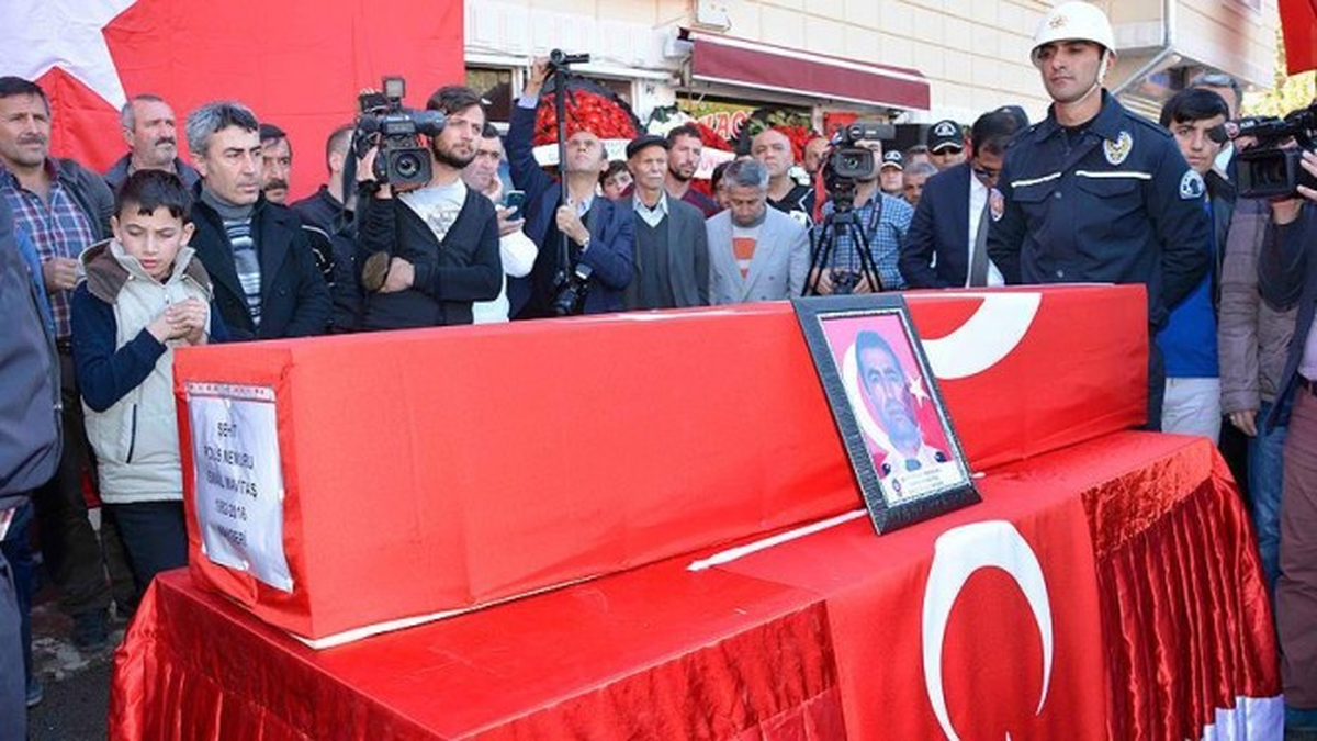 Şehit Polis, Kayseri\'de Gözyaşlarıyla Toprağa Verildi 2