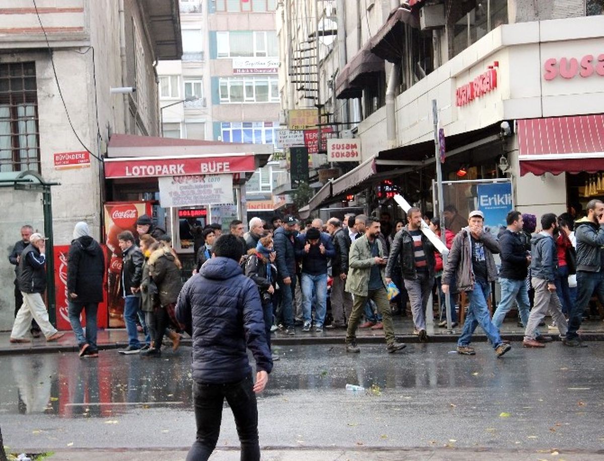 Şişli\'de Hdp\'li Gruba Müdahale