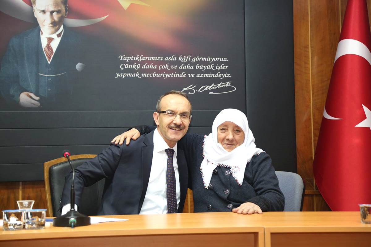 Vali Yavuz, Kadınları Dinledi