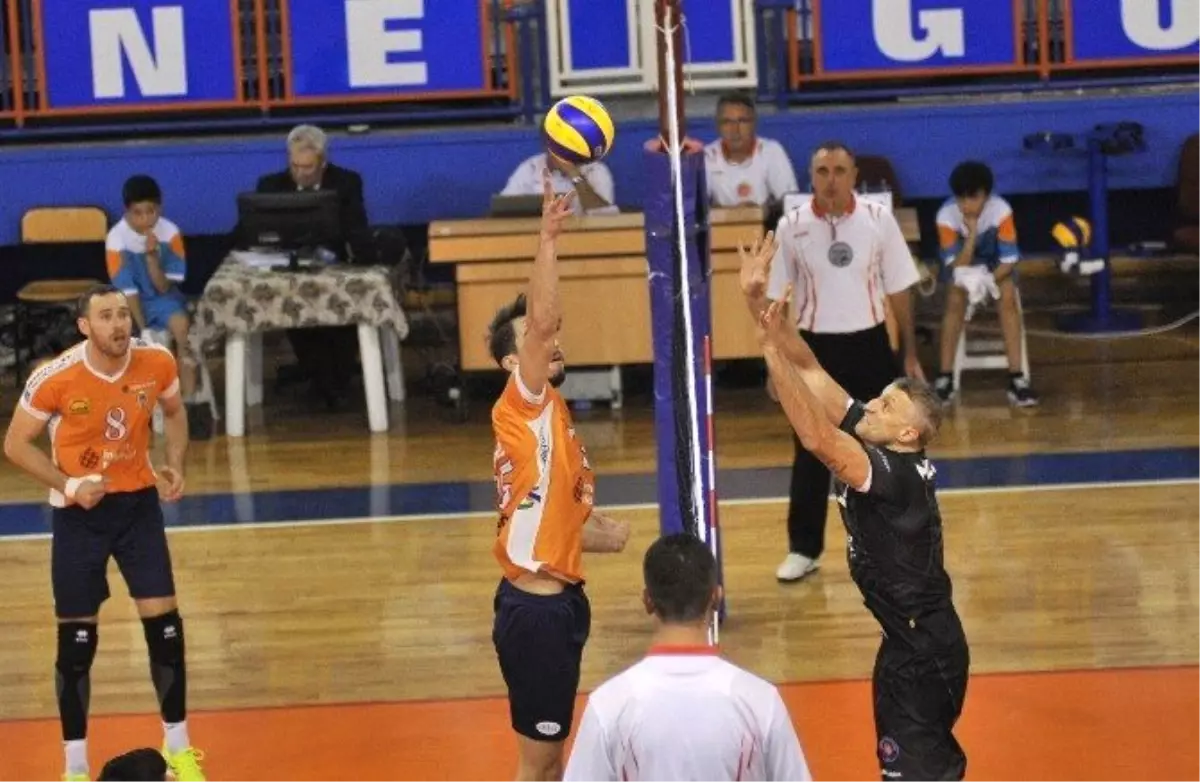 Voleybol: Efeler Ligi