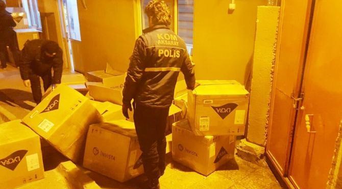 Aksaray\'da 25 Bin Paket Kaçak Sigara Ele Geçirildi