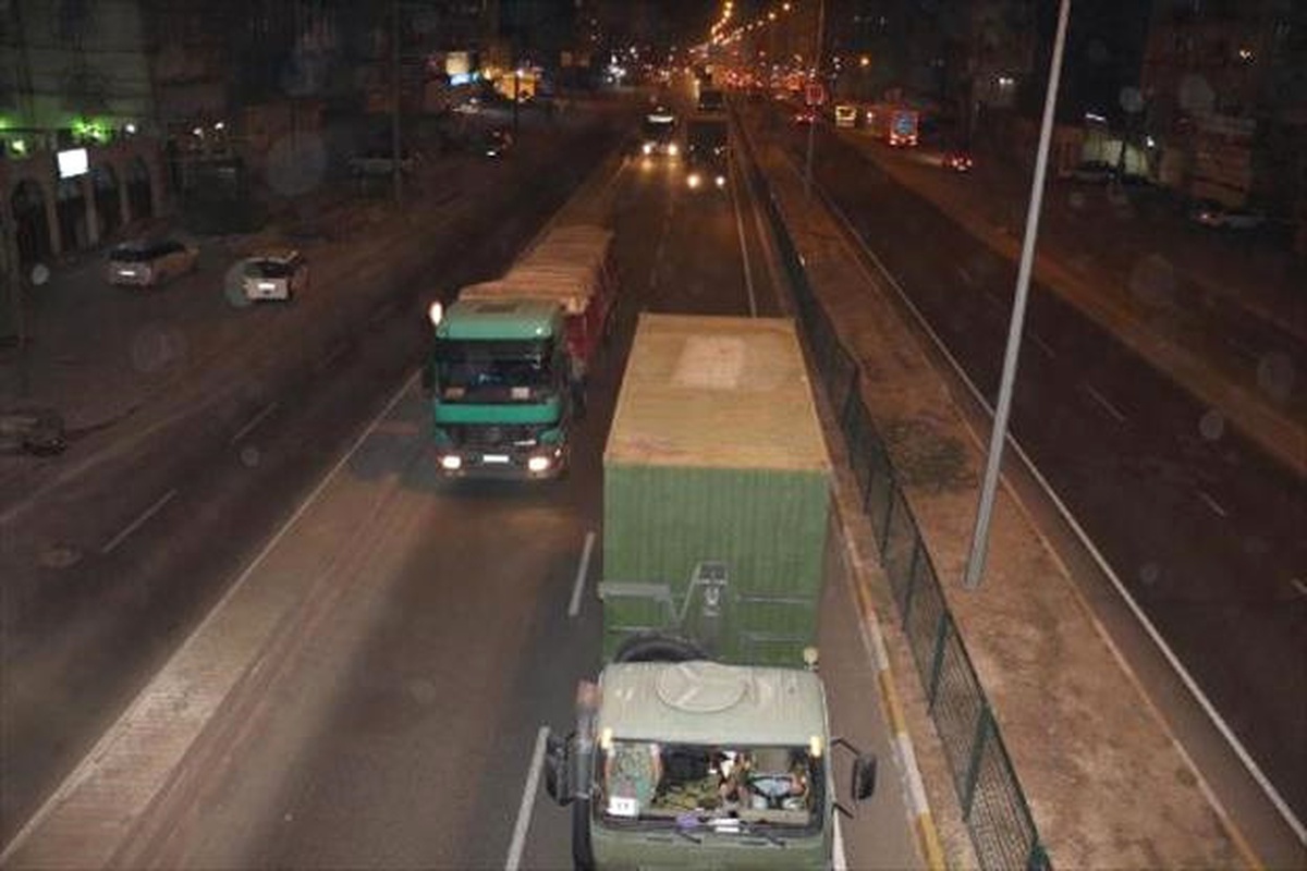 Askeri Malzeme Taşıyan Tır\' Lar Kızıltepeyi Geçti