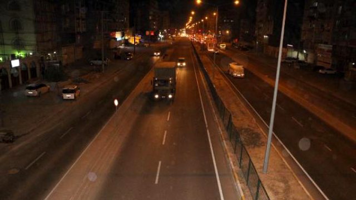 Askeri Malzeme Taşıyn Tır\'lar, Kızıltepeyi Geçti
