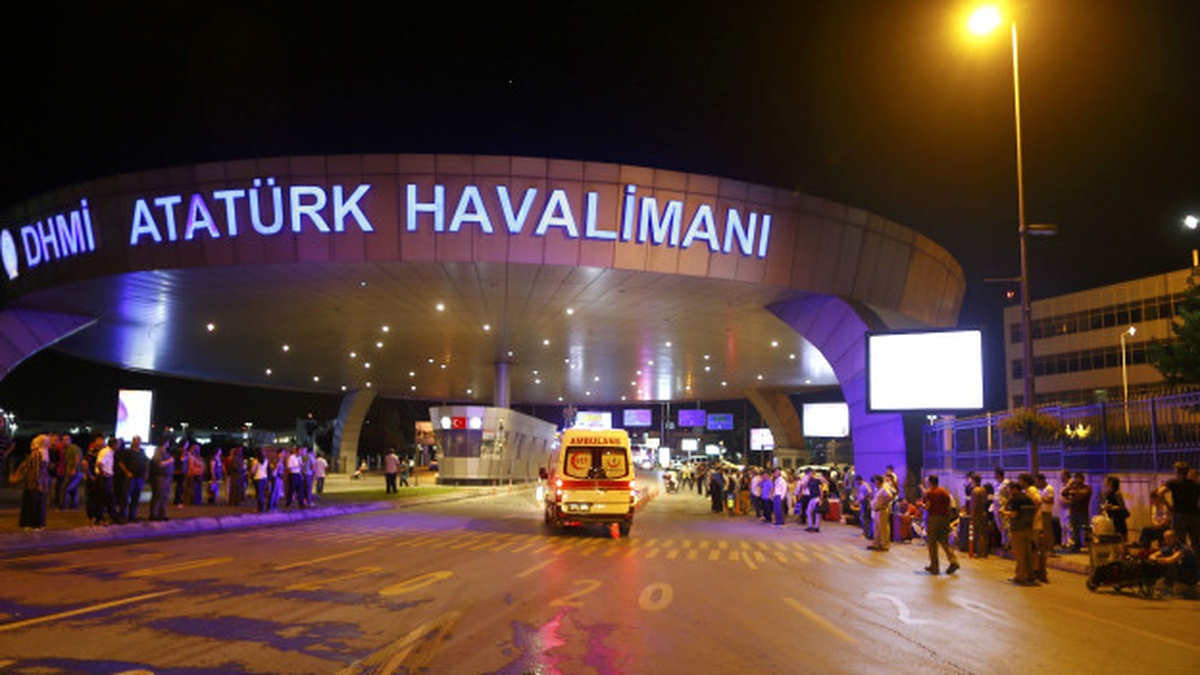 Atatürk Havalimanı\'nda Havaya Ateş Açan Şahsıların Alkollü Olduğu Öğrenildi.