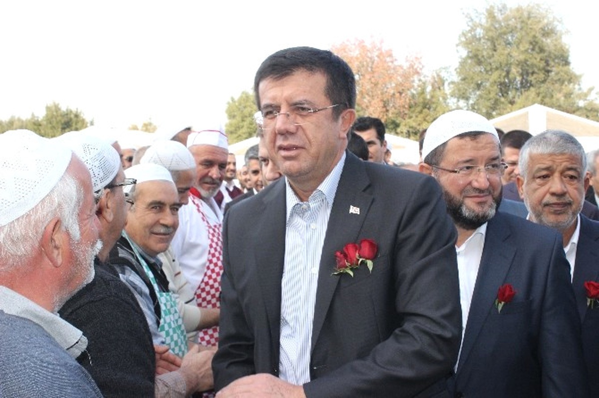Bakan Zeybekci, Hdp\'lilerin Meclis\'ten Çekilme Kararını Değerlendirdi